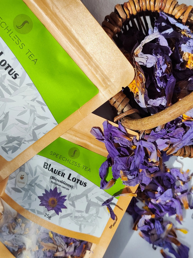 Blauer Lotus 25g Blütenblätter lose in einem kleinen Körbchen